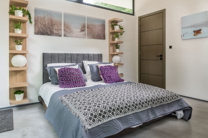 A king sized bedroom at The Bridge House, Hampshire