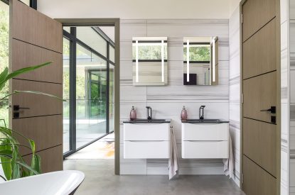 Twin sinks at The Bridge House, Hampshire