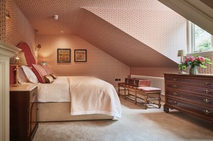 A king sized bedroom at Ty Culfor, Anglesey