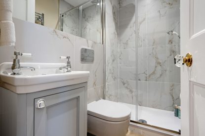 A bathroom at Priory West Gate, Essex