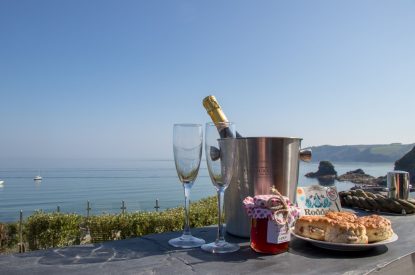 Outdoor dining at Lightkeepers Cottage, Cornwall