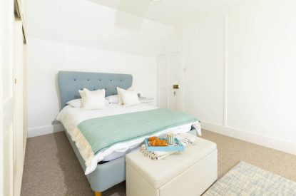 A duble bedroom at Mariner's Cottage, Cornwall
