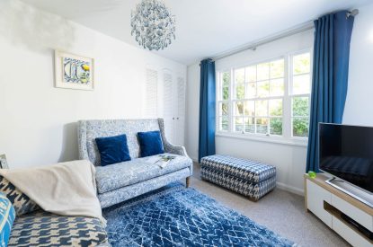 The sitting room at Mariner's Cottage, Cornwall