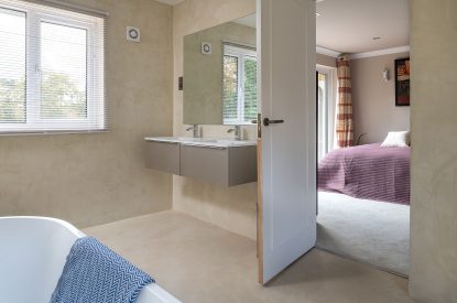 En-suite bathroom at Southwoods, Hampshire