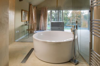 An en-suite bathroom at Southwoods, Hampshire