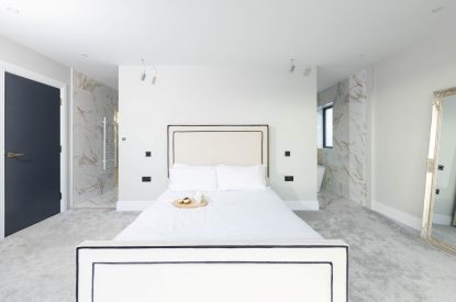 A king-size bedroom at Panorama Point, Cornwall