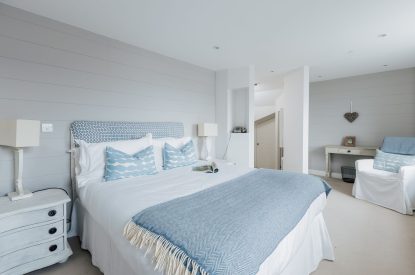 A double bedroom at Harbourview House, Cornwall