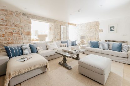 The lounge at Harbourview House, Cornwall
