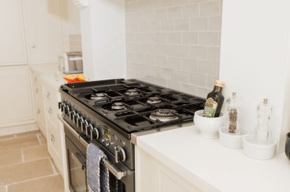 The range cooker at Harbourview House, Cornwall