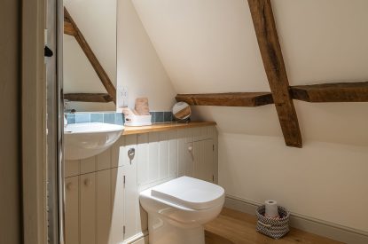 A bathroom at Buxton Farmhouse, Norfolk