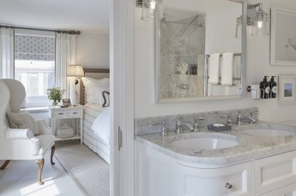 An ensuite bedroom at The Beach House, Devon