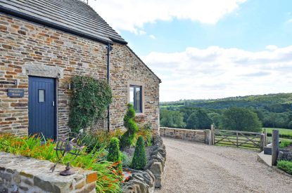 The side entrance of Horseshoe House, Peak District