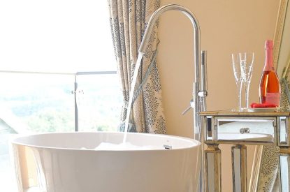 The free standing bath at Horseshoe House, Peak District