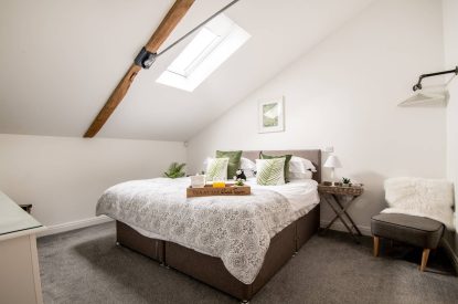 The bedroom at Luxury Penthouse, Cotswolds