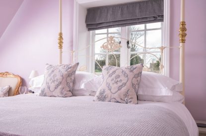 The four poster bed at Rose Cottage, Isle of Wight