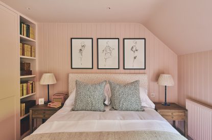 A bedroom at Bridlepath Cottage, North Wessex Downs
