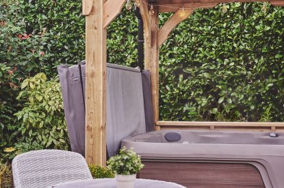 The hot tub at The Couple's Retreat, Peak District