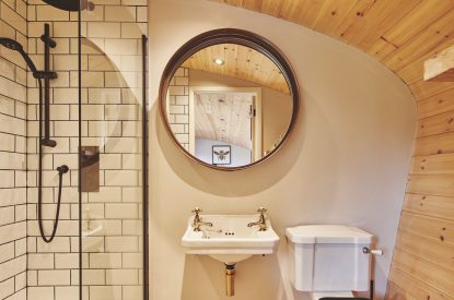 The bathroom at Peak Cabin, Peak District
