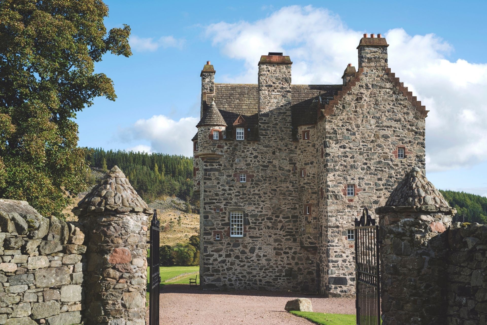 Save 15% on stays at Ogilvie Castle