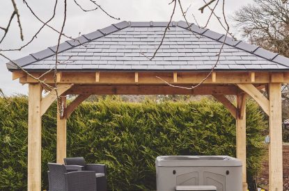 The hot tub at Kingfisher Cottage, Welsh Borders