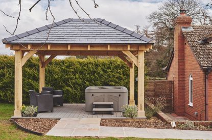 The hot tub at Kingfisher Cottage, Welsh Borders