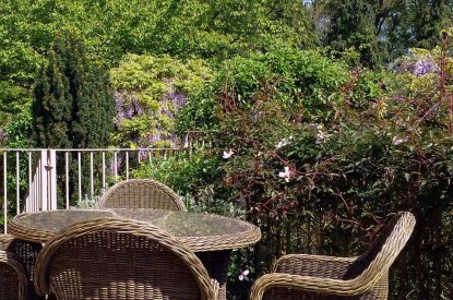 An outdoor dining area at Wordsworth Cottage, Cotswolds
