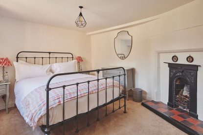 bedroom4 - Lakeside Cottage - Cheshire cottages