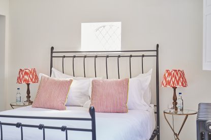 bedroom - Redwood Cottage - Cheshire cottages