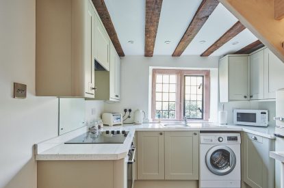 kitchen - Redwood Cottage - Cheshire cottages