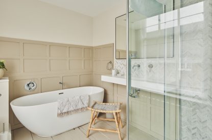 A bathroom at Coastal Manor Retreat, Hampshire