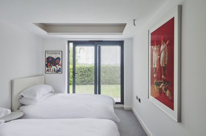 A twin bedroom at The Crewhouse, Hampshire
