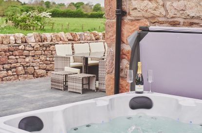The hot tub at Plum Cottage, Lake District