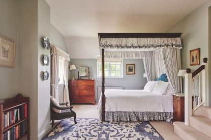 A bedroom at Barrett-Browning Cottage, Cotswolds