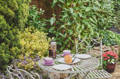 The outdoor dining table at Church View Cottage, Cotswolds