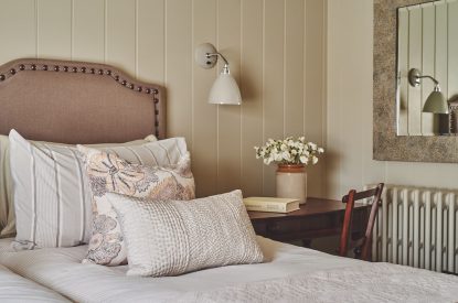 A twin bedroom at Harold House, Isle of Wight