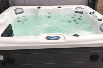 Hot tub at Shepherd's Lodge, Somerset