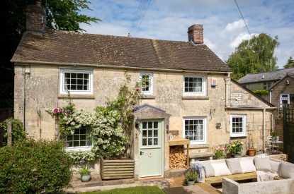 exterior - Wellie Boot Cottage, cotswold cottages