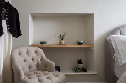 bedroom - Wellie Boot Cottage, cotswold cottages