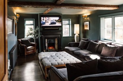 The living room at The Farmstay, Hampshire