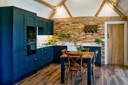 The kitchen and dining table in Stable Barn, Cotswolds