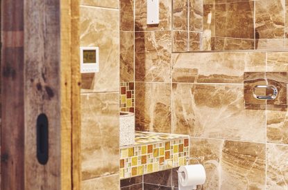 The en-suite shower room at Sunflower Cottage, Vale of Glamorgan