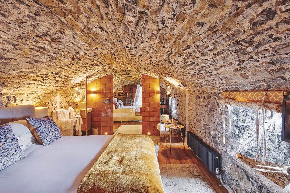 The king-size bedroom at Bamboo Cottage, Vale of Glamorgan