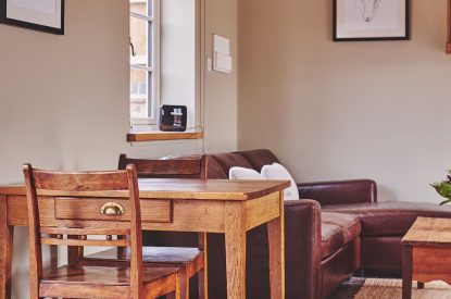 The dining table and chairs at Stable Cottage, Worcestershire 