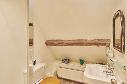 An en-suite at Withington Grange, Cotswolds 
