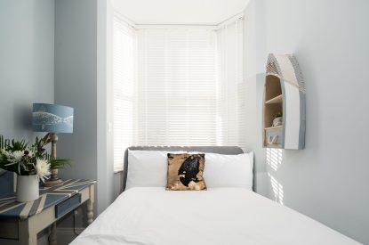 The small double bedroom at Waters Dream, Devon