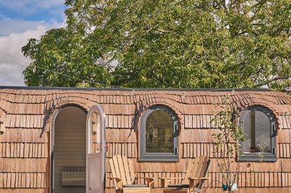 The exterior of the igluhut at Orchard Snug, Somerset