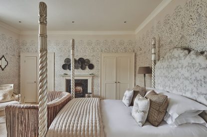 A bedroom at Queen Anne Manor, Vale of Glamorgan