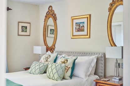 A double bedroom at Roupel Estate, Devon