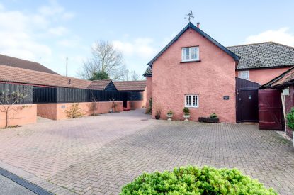 The exterior of White Cross Cottage, Devon