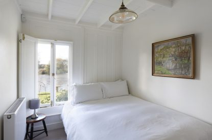 A double bedroom at Riverside View, Chiltern Hills